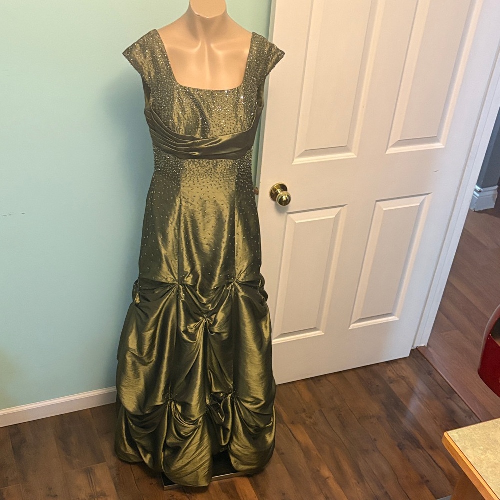 Sophisticated Olive Green Prom Dress
